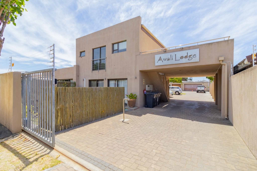 1 Bedroom Property for Sale in Table View Western Cape